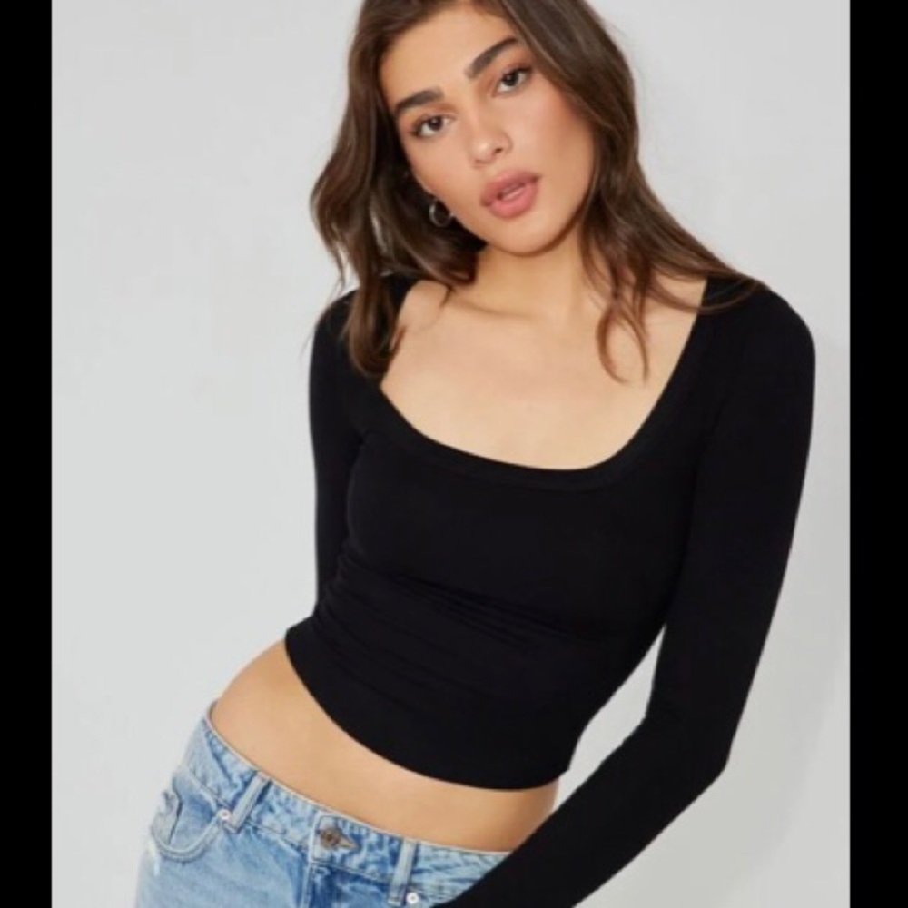 “Ultra Flirt” nylon-spandex long sleeve rib scoop neck -junior size L